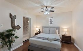 Affordable Downtown Memphis Apartment W Views